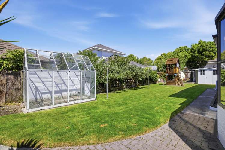 4 Larkhill Place Russley_26