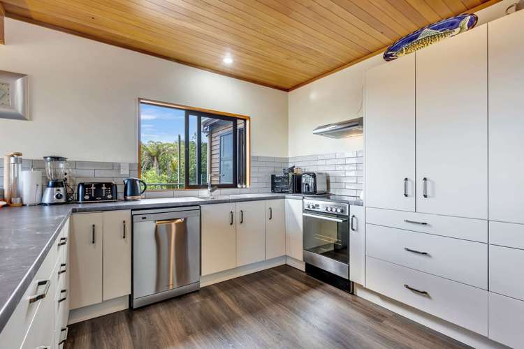 18 Bay View Road Cable Bay_9