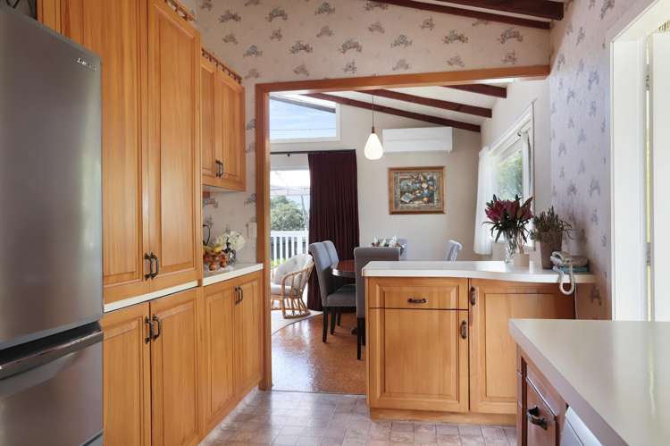 211 Woodlands Park Road Titirangi_10