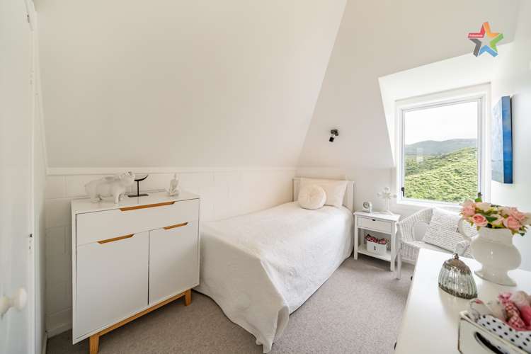 2/99 Major Drive Kelson_10