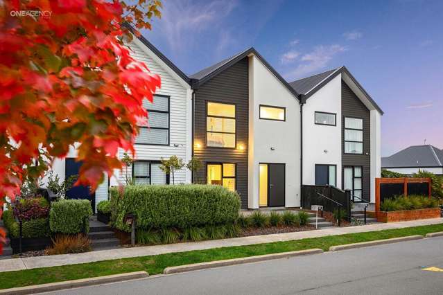 Location, Style & Surprising Value – Vendor Says Sell!