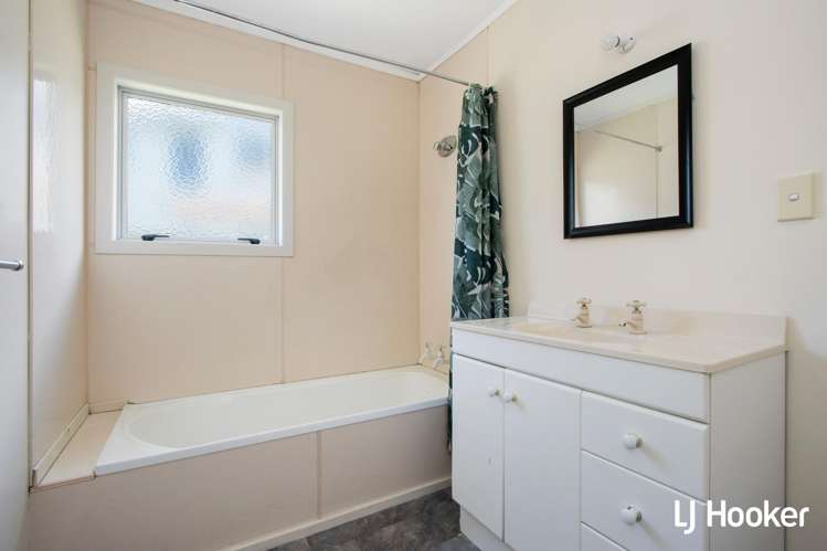 24 Koutunui Road Athenree_12