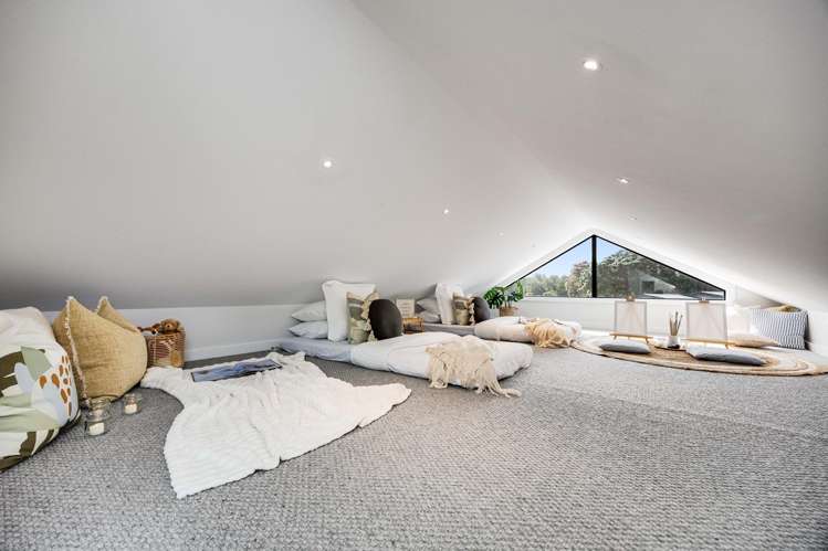 2 Pioneer Crescent Omaha_28