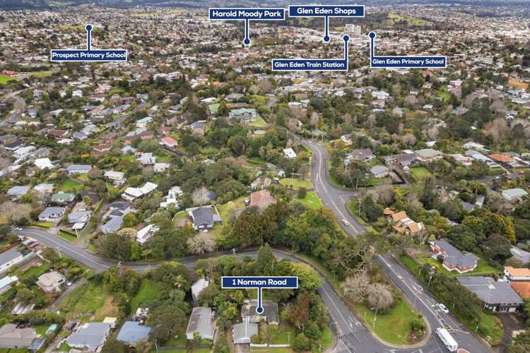 1 Norman Road Titirangi_12