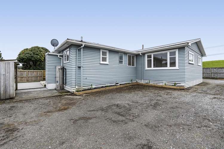 44 Egmont Road Waiwhakaiho_22