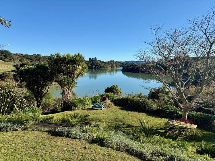 Address withheld Raglan_32