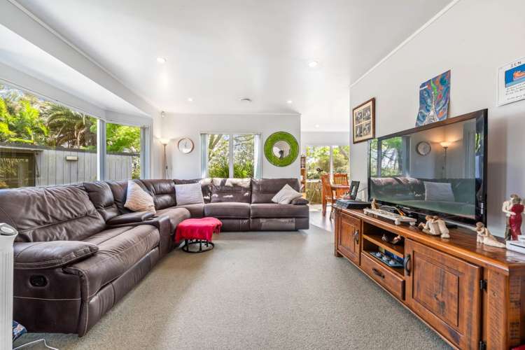 2312 State Highway 16 Helensville_10