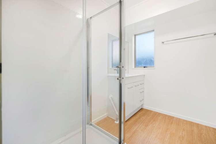 8 Enuamanu Road Favona_15