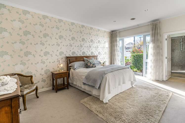 1 Fraser Road Narrow Neck_11