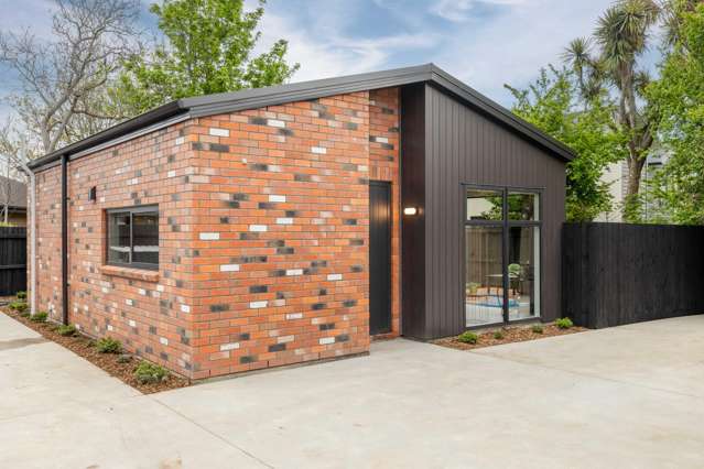 Brand New Private Freehold Retreat!