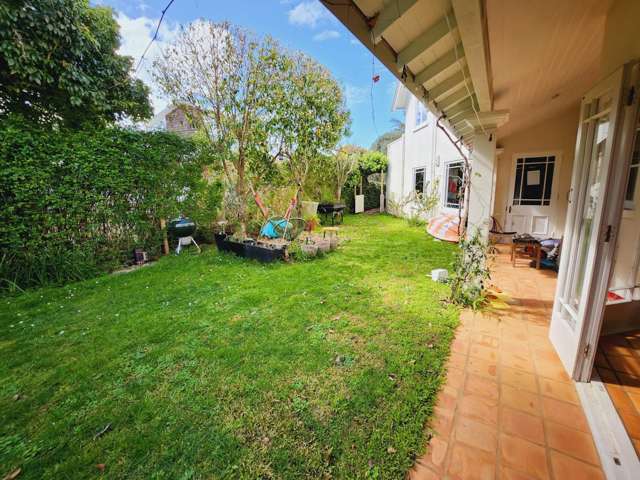 2/36 Cheltenham Road Devonport_4