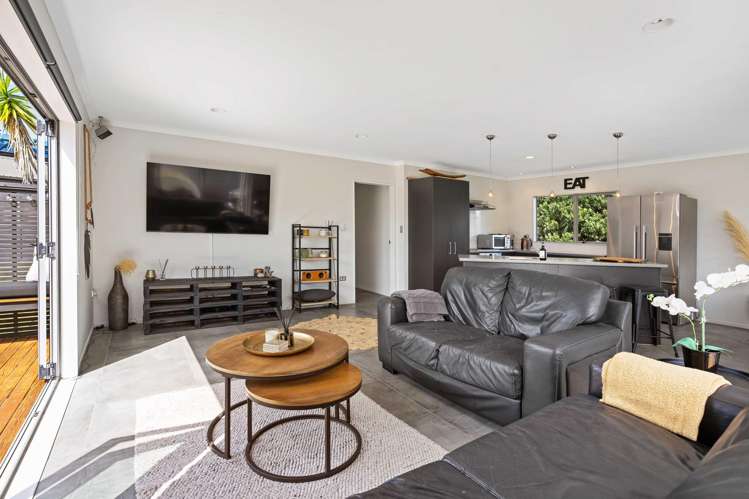 7 Ajax Head Pauanui_14