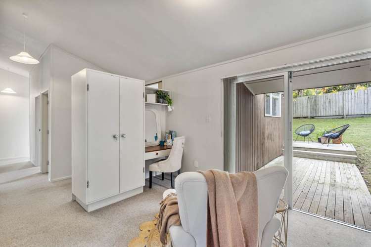 2/970 Beach Road Torbay_10