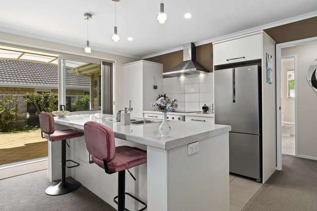 8 Barossa Way Brookfield_3