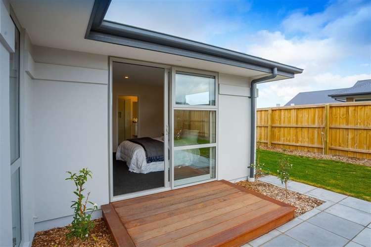 24 Oaks Drive Lincoln_17