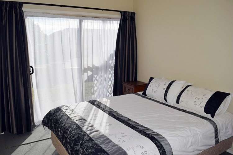 2/15 Tremaine Avenue Taupo_12