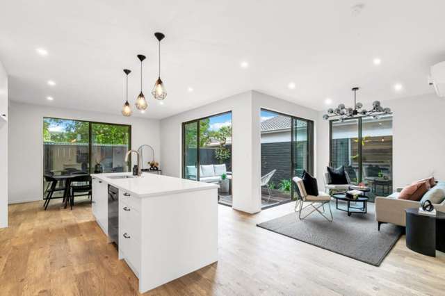 4 beds 3 baths House Pt Chevalier