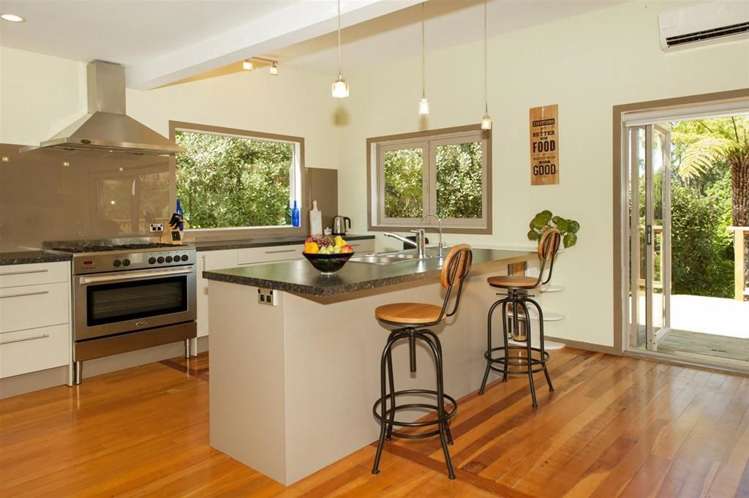 2 Ocean Beach Road Tairua_12