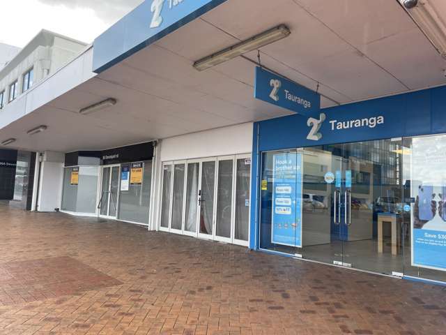 Shop 2, 83 Devonport Road City Centre_4