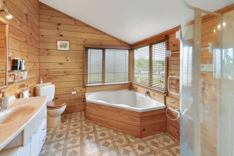 13 Lobelia Rise Goodwood Heights_8