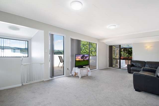 63 Hetherington Road Ranui_4