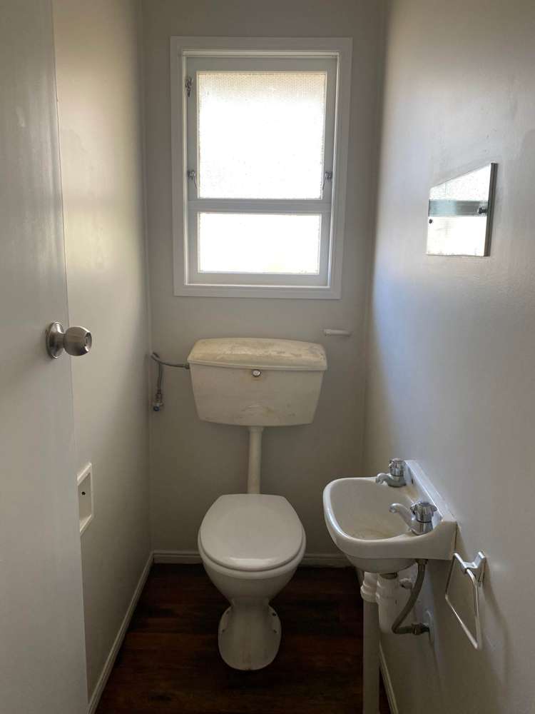 2/1 Churchill Avenue Manurewa_6