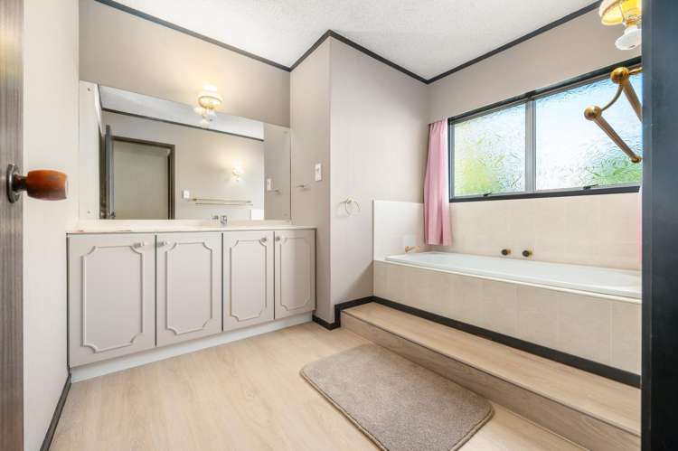 5 Pohutukawa Drive Pukete_11