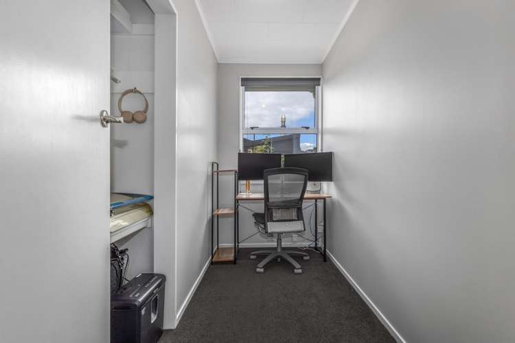 9 Ayr Place Papakowhai_18