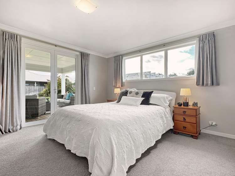 8 Pukatea Lane Kinloch_10