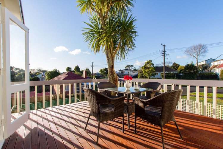 11 Craigbank Avenue New Lynn_13