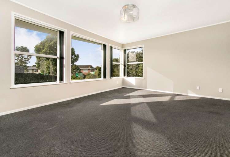 39 Staverton Crescent Mangere_13