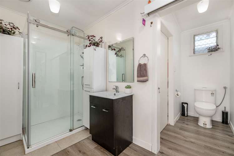 2/176 Henderson Valley Road Henderson_15