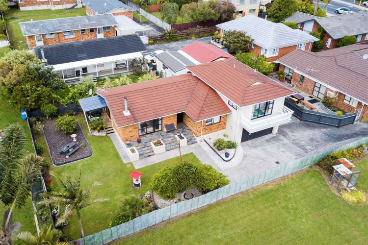208 Edmonton Road Te Atatu South_12