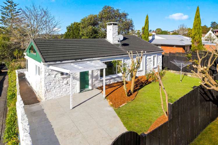 691 East Coast Road Browns Bay_20