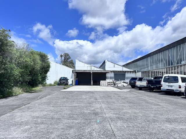 Prime Warehouse in centre New Lynn