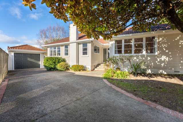 5 Prouse Grove Silverstream_1