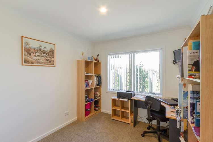 9 Gregory Grove Clive_11