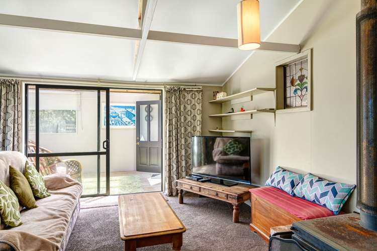 39 Bishop Road Parapara_12