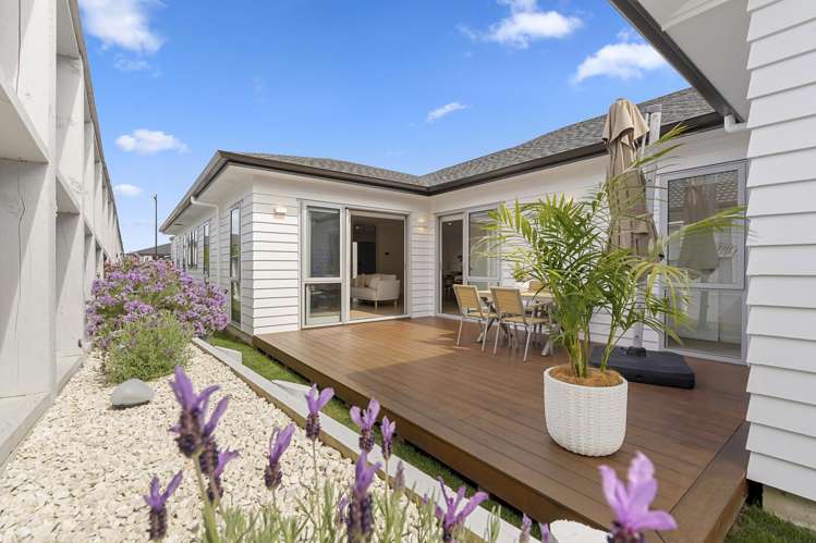 19 & 19A Surf View Crescent Red Beach_10