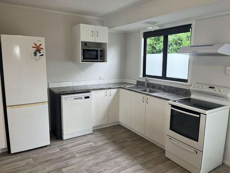 5 Sussex Place 11601_3