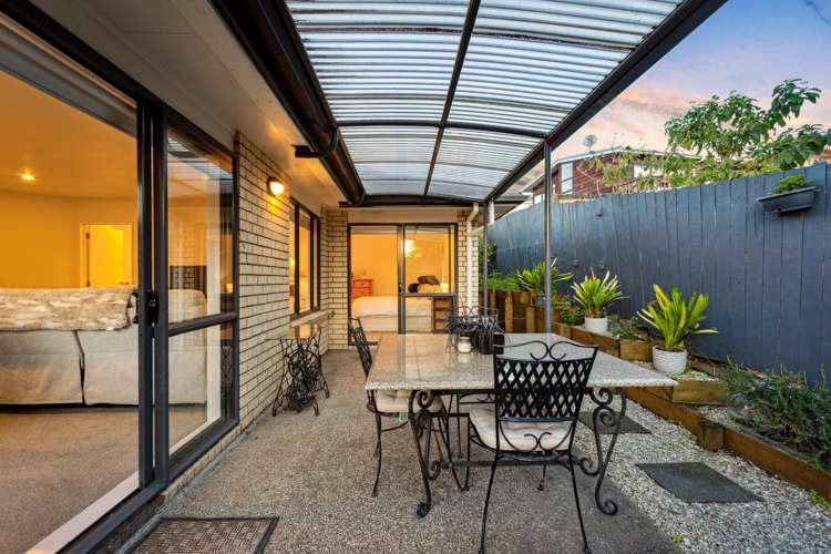 3 Claywest Place Glen Eden_16