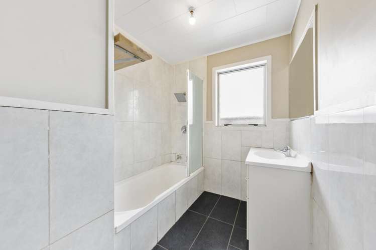 54 Sikkim Crescent Clover Park_16