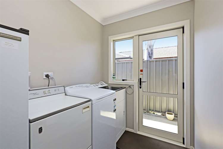 18 Lowry Place Frimley_12