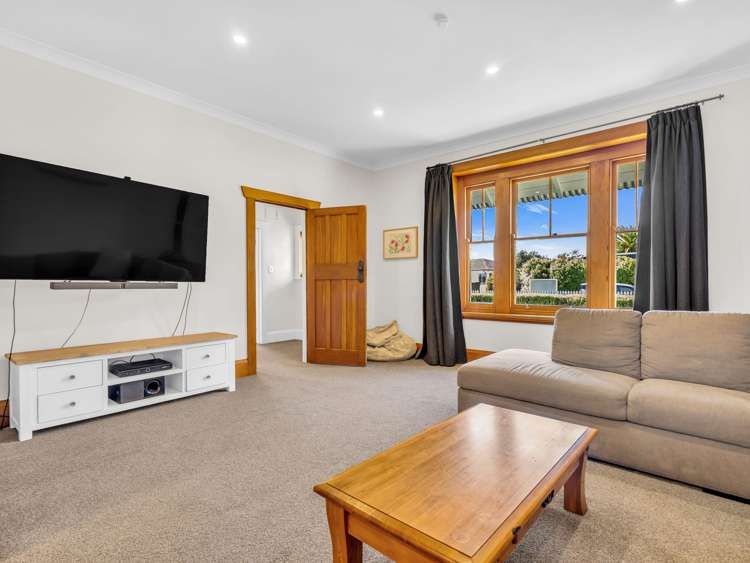 1106 Caroline Road Mayfair_6