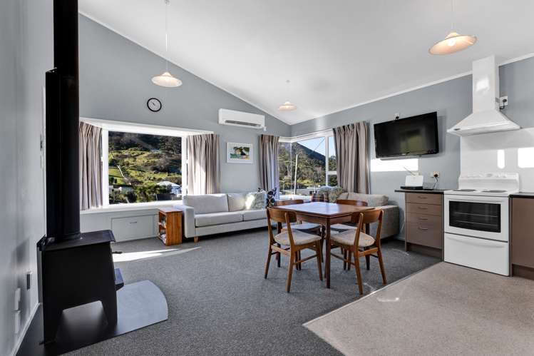 8 Tainui Street Mokau_7