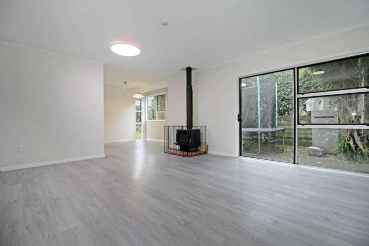 1/141 Bradbury Road Botany Downs_1