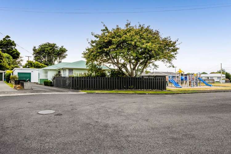 2 Charles Major Place Hawera_20
