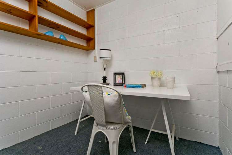 1/23a Target Road Totara Vale_16