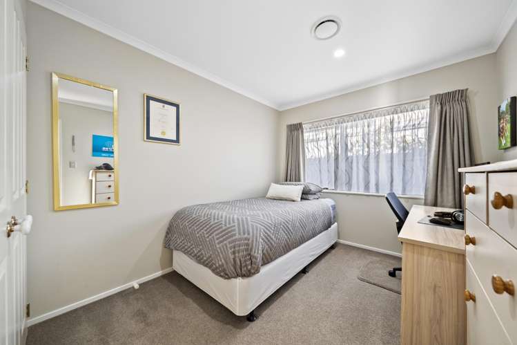 17 Flora Place Wattle Downs_22