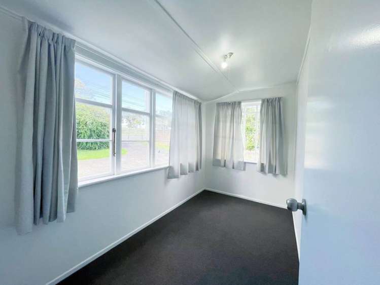 22 Archibald Road Kelston_10